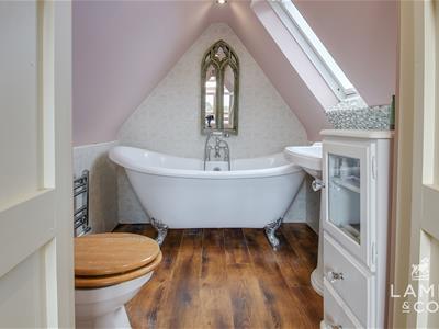 EN SUITE
